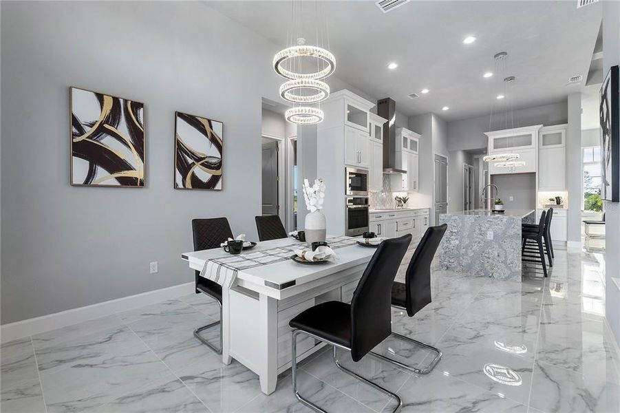 Breakfast Nook w/Chandiler Breakfast Nook w/Chandiler