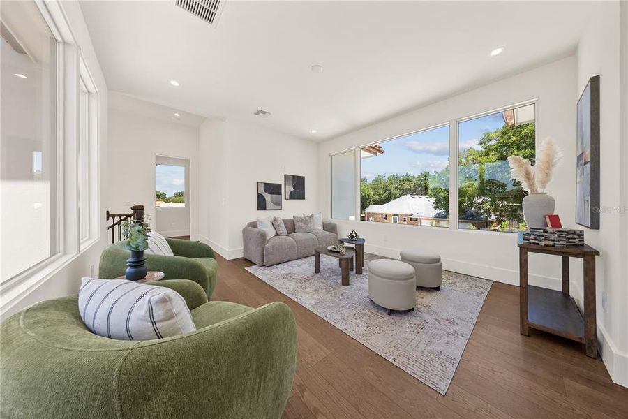 Furnished interior view inside a new home in , Orlando (Image 50).