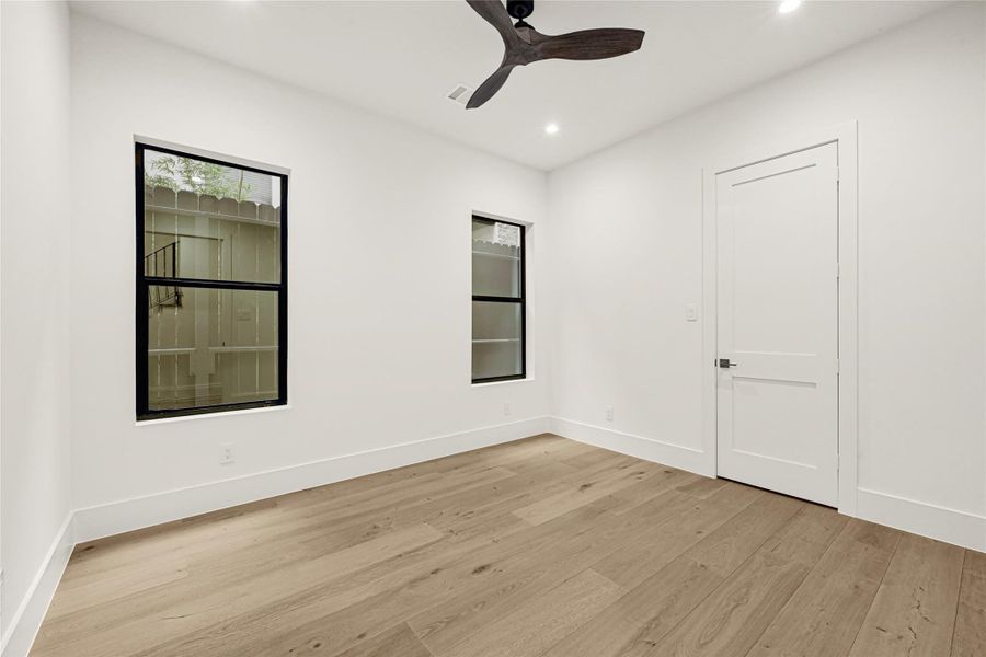 Spacious, unfurnished interior of a new home in , Houston (Image 22).