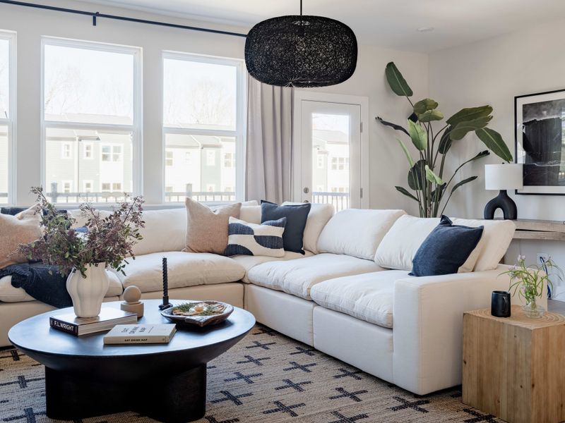 Furnished interior view inside a new home in Context at Oakhurst, Charlotte (Image 8). Furnished interior view inside a new home in Context at Oakhurst, Charlotte (Image 8).