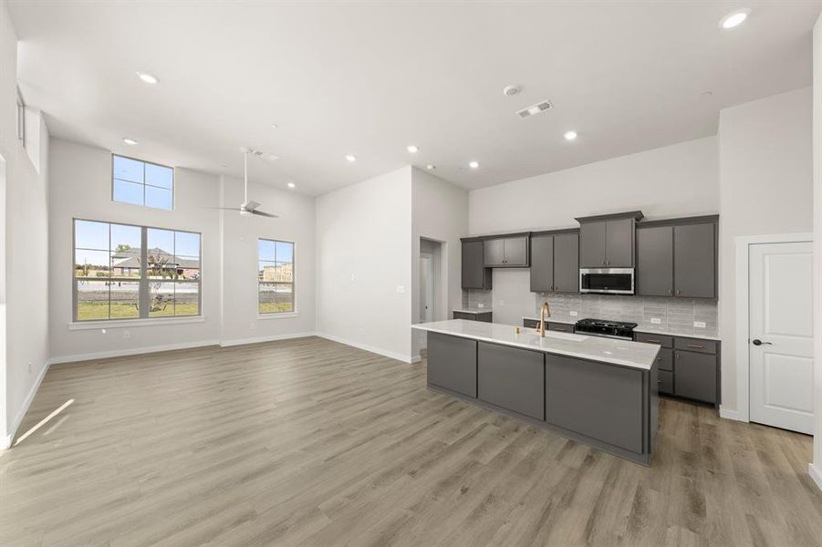 08. 644 Oakridge - Dining (3)