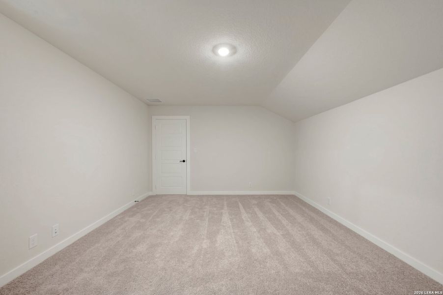 Spacious, unfurnished interior of a new home in Meyer Ranch – Select Reserve Series, New Braunfels (Image 15).