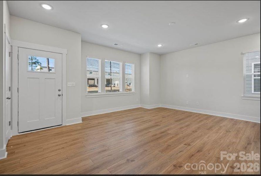 Spacious, unfurnished interior of a new home in Sierra Ridge, Gastonia (Image 12).