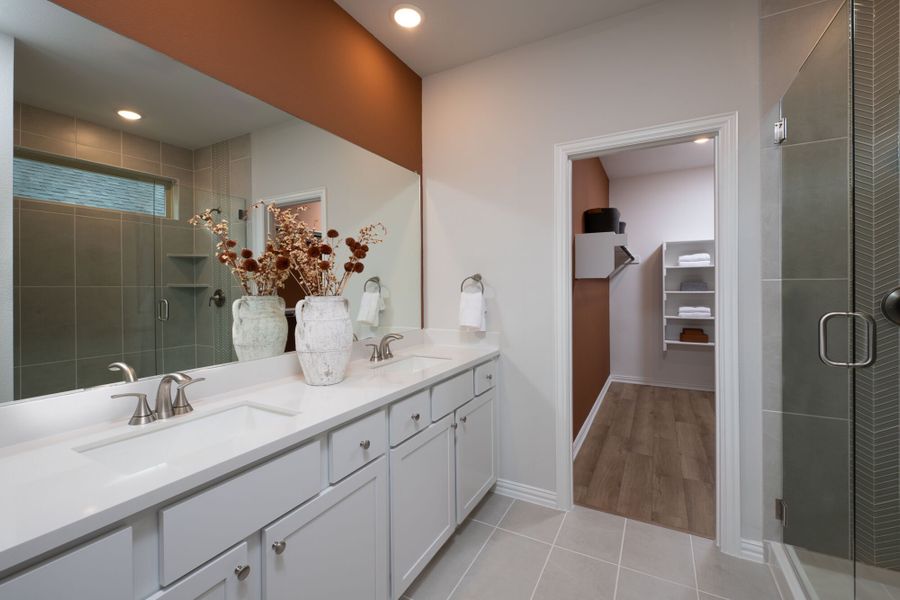 Photo representation of the Bonhill model. Colors, finishes and options will vary.