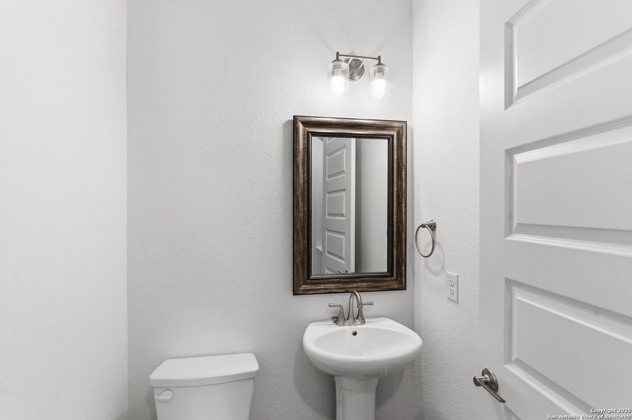 Furnished interior view inside a new home in Mesa Western, Cibolo (Image 10).