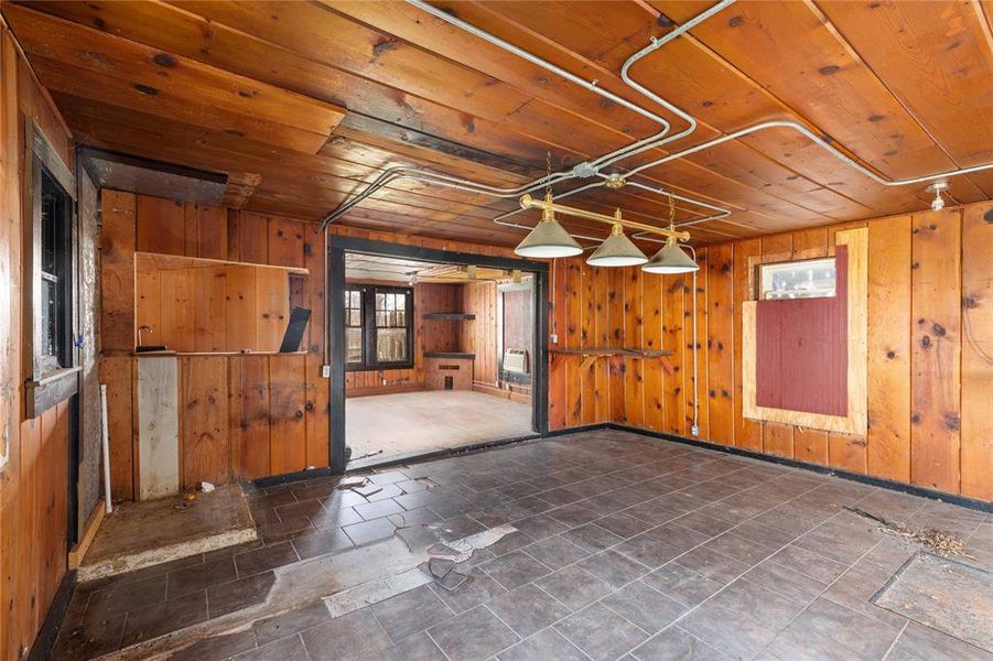 2nd structure at the back of the property great for a hangout space or storage. 2nd structure at the back of the property great for a hangout space or storage.