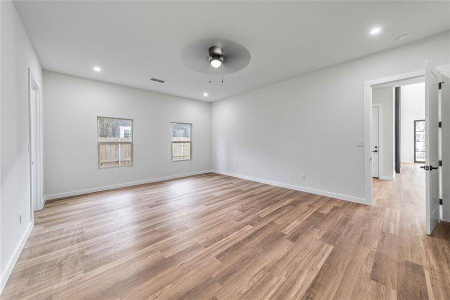 Spacious, unfurnished interior of a new home in , Dallas (Image 23).