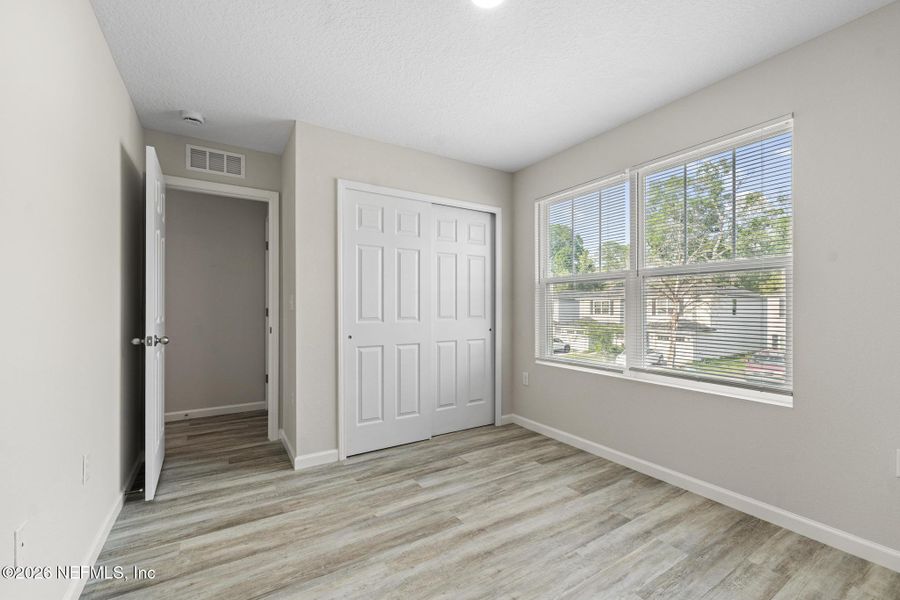 Spacious, unfurnished interior of a new home in , Jacksonville (Image 22).