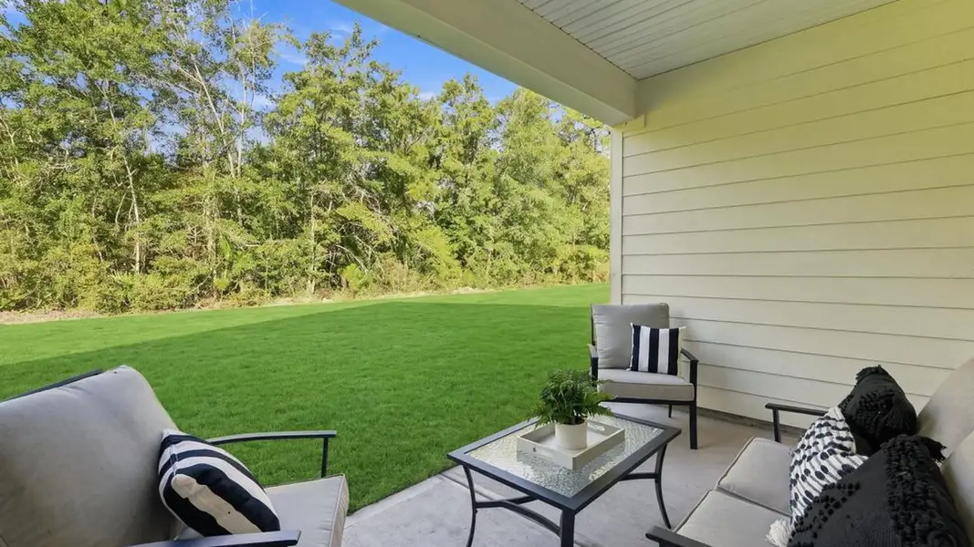 Exterior details and patio area of a home in Laurel Grove, Guyton (Image 3).