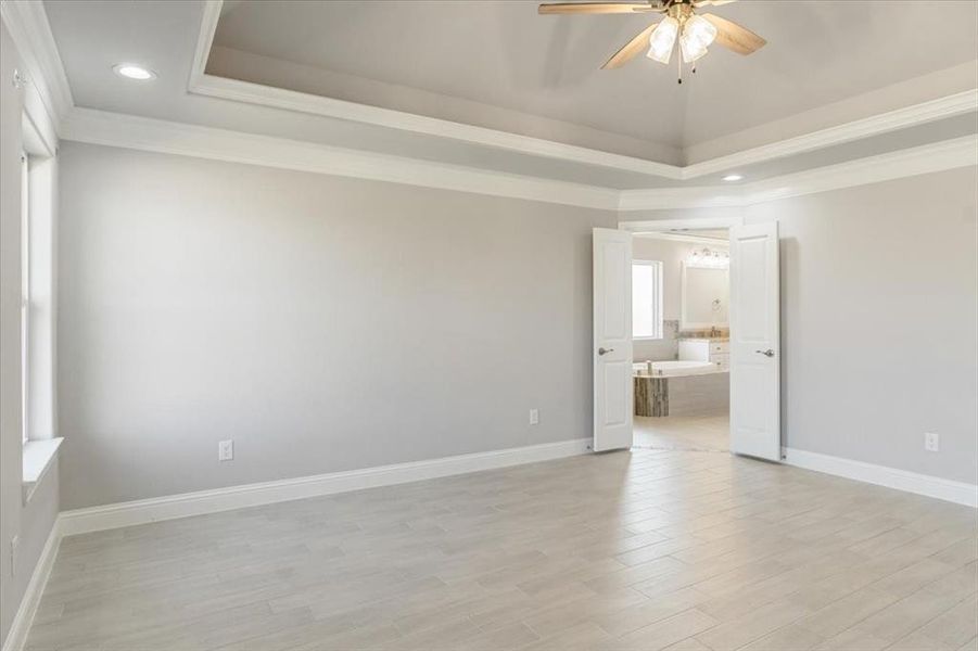 Spacious, unfurnished interior of a new home in , Weatherford (Image 13).