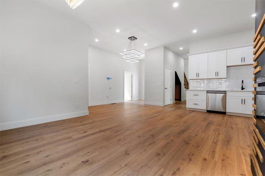 Spacious, unfurnished interior of a new home in , Atlanta (Image 23). Spacious, unfurnished interior of a new home in , Atlanta (Image 23).
