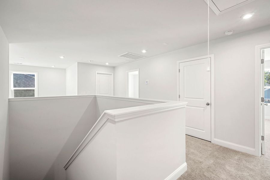 Spacious, unfurnished interior of a new home in Waterways, Richmond Hill (Image 13).