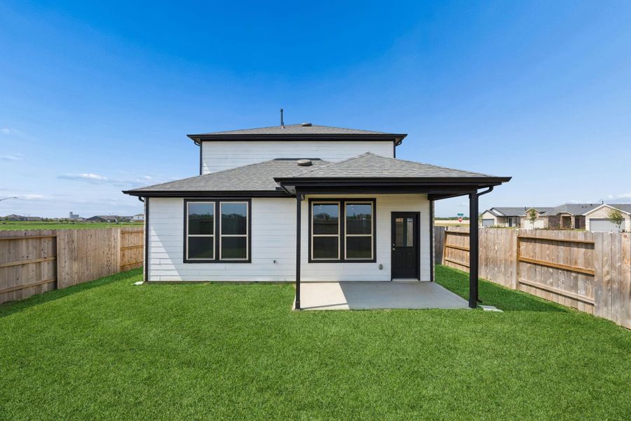 Exterior details and patio area of a home in River Ranch, Dayton (Image 3).