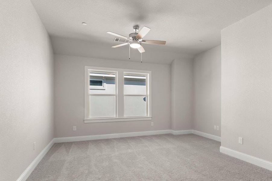Spacious, unfurnished interior of a new home in Clear Creek, Round Rock (Image 27).