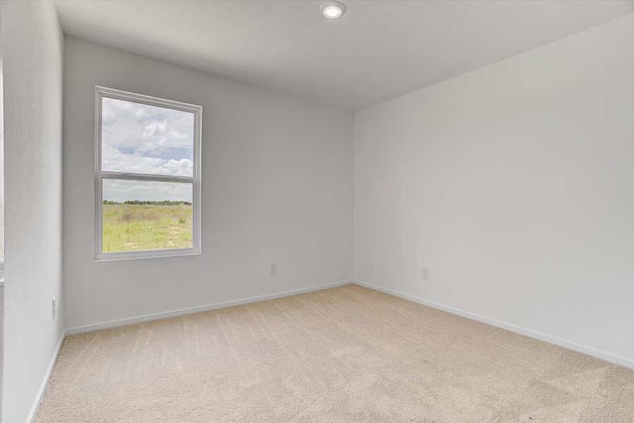 Spacious, unfurnished interior of a new home in Santa Fe Village, Cleveland (Image 18).