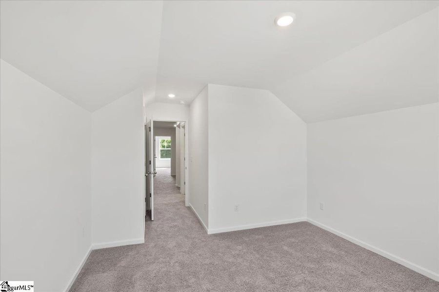 Spacious, unfurnished interior of a new home in Hazelwood, Boiling Springs (Image 26).