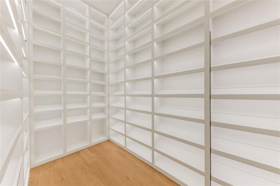 Spacious, unfurnished interior of a new home in , Dallas (Image 20).