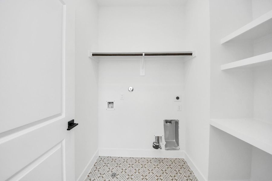 Spacious, unfurnished interior of a new home in , Houston (Image 18).