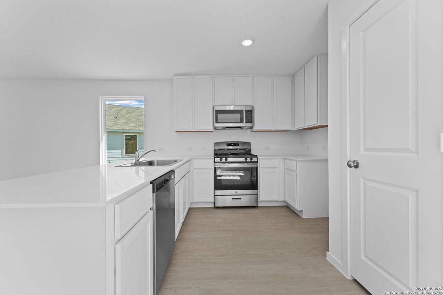 Furnished interior view inside a new home in Torian Village: Watermill Collection, San Antonio (Image 6). Furnished interior view inside a new home in Torian Village: Watermill Collection, San Antonio (Image 6).