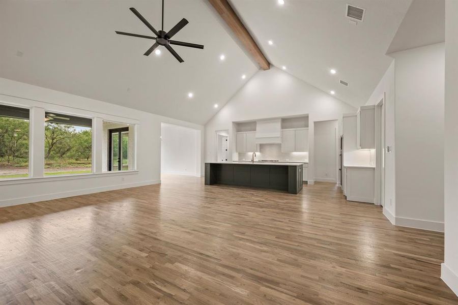 Spacious, unfurnished interior of a new home in Rolling Creek Ranch, Aledo (Image 29). Spacious, unfurnished interior of a new home in Rolling Creek Ranch, Aledo (Image 29).