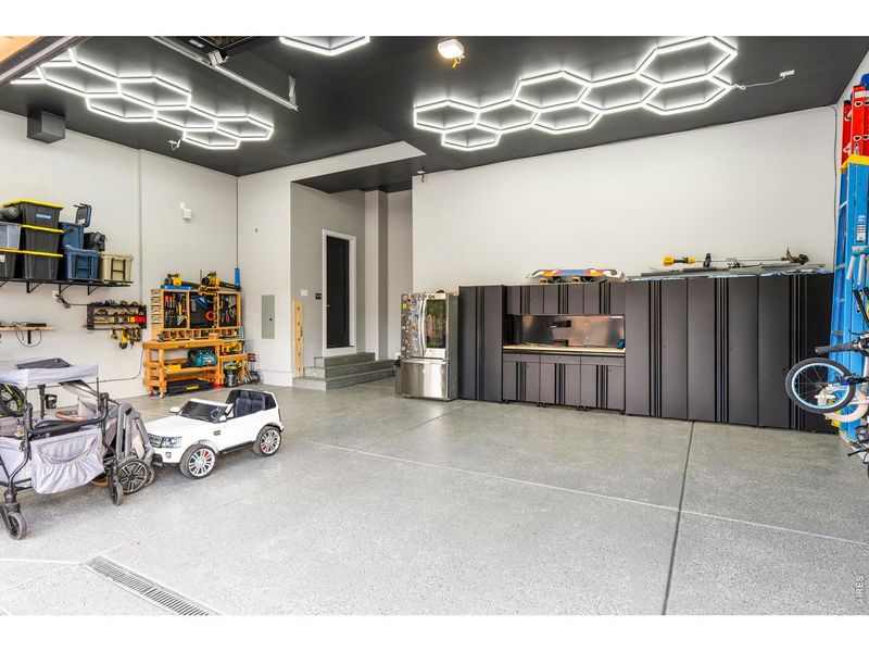 Community amenities in , Louisville (Image 46).