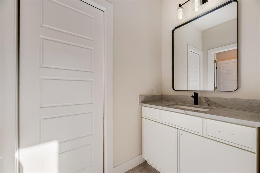 Furnished interior view inside a new home in , Dallas (Image 13).