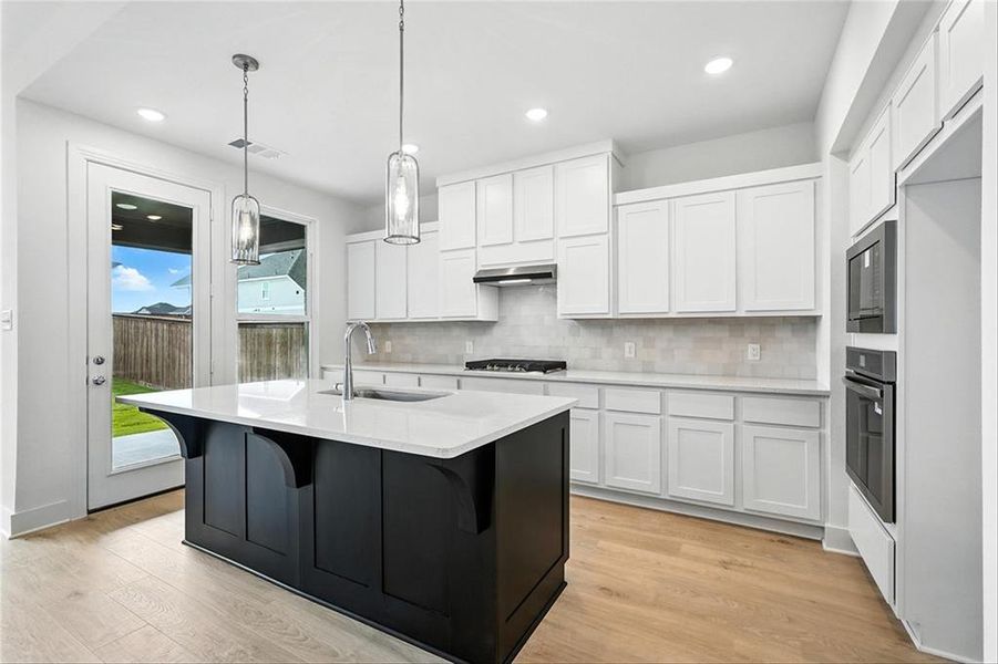 3146DuckHeightsKAHLCM002