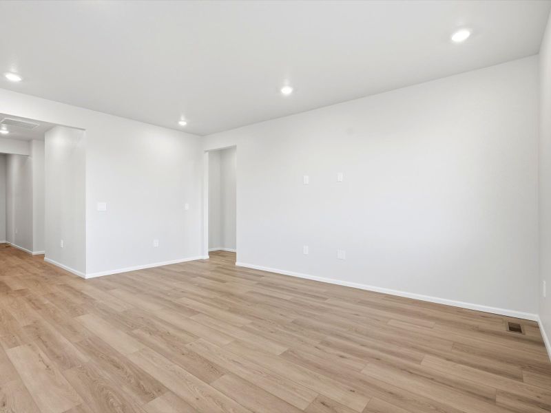 Spacious, unfurnished interior of a new home in Meridian Ranch, Peyton (Image 12).