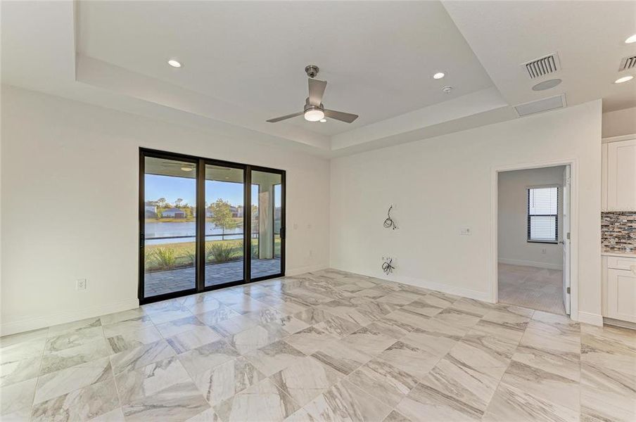 Spacious, unfurnished interior of a new home in , Sarasota (Image 52).