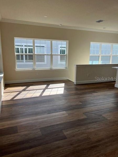 Spacious, unfurnished interior of a new home in , Tampa (Image 10).