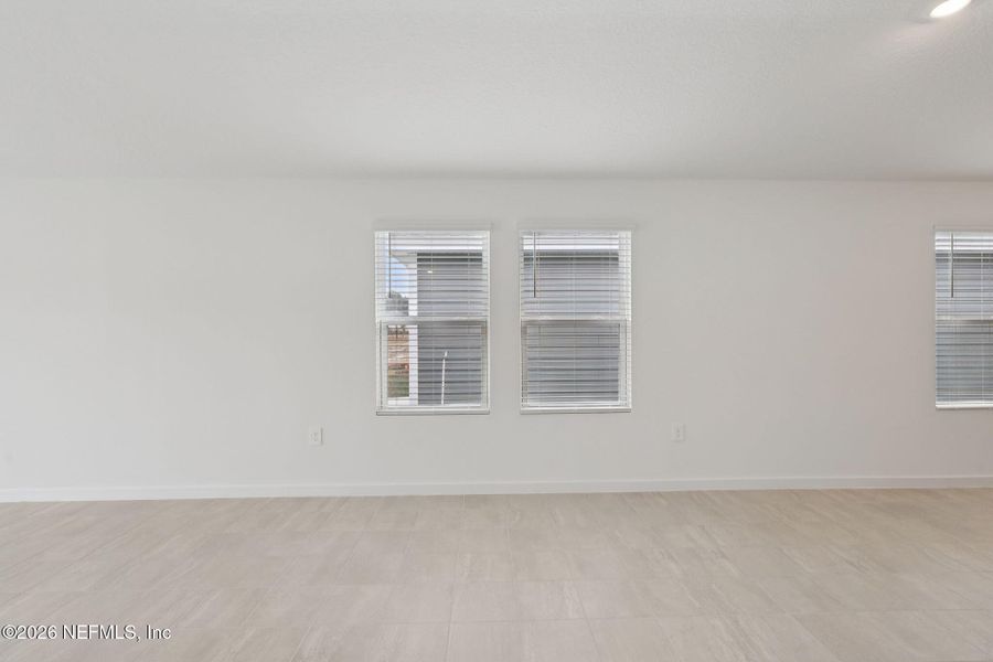 Spacious, unfurnished interior of a new home in Kings Preserve, Jacksonville (Image 16).