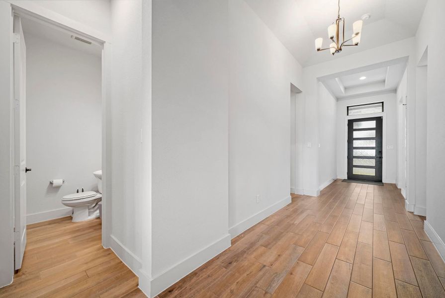 Spacious, unfurnished interior of a new home in La Cima 60', San Marcos (Image 20). Spacious, unfurnished interior of a new home in La Cima 60', San Marcos (Image 20).