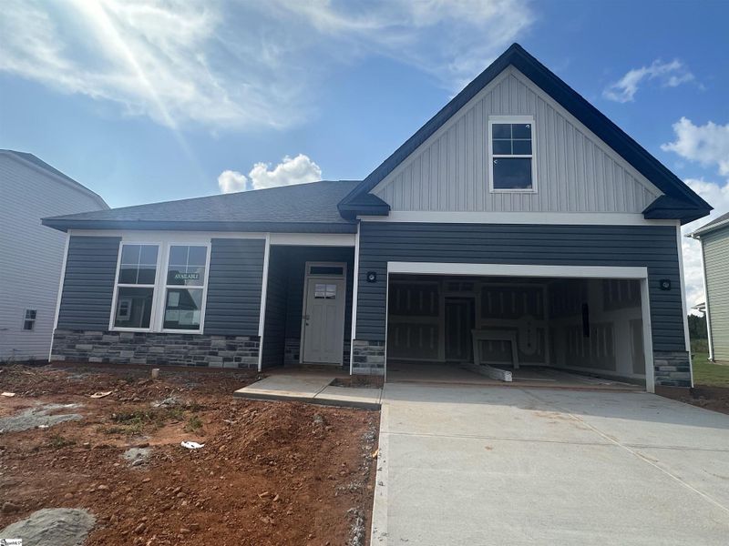 Exterior details and patio area of a home in Shiloh Trail, Wellford (Image 3).