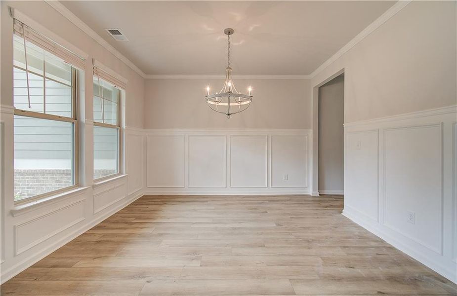 Spacious, unfurnished interior of a new home in Riverbend Overlook, Fayetteville (Image 11).