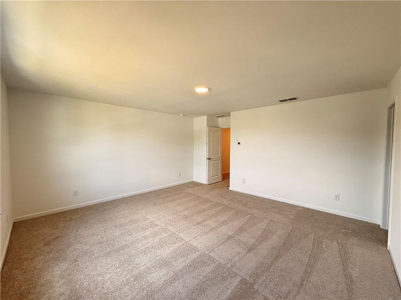 Spacious, unfurnished interior of a new home in Leydenview, Mableton (Image 39).