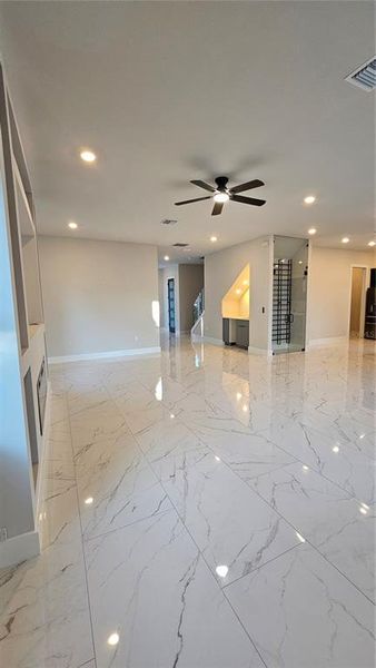 Spacious, unfurnished interior of a new home in , Tampa (Image 17).