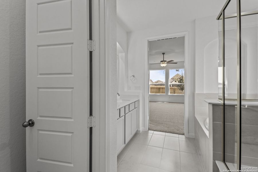 Furnished interior view inside a new home in Stillwater Ranch, San Antonio (Image 6). Furnished interior view inside a new home in Stillwater Ranch, San Antonio (Image 6).