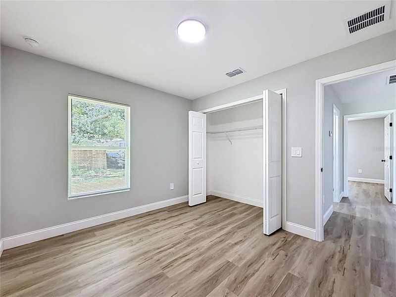 Spacious, unfurnished interior of a new home in , Ocala (Image 10).