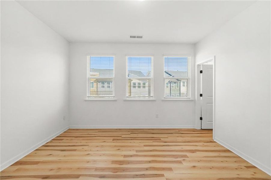 Spacious, unfurnished interior of a new home in , Atlanta (Image 29).