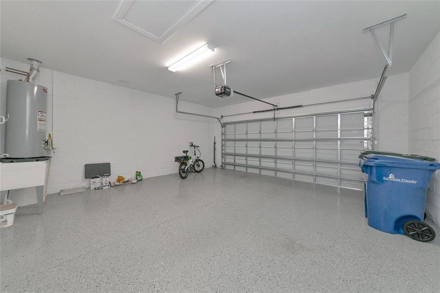 Spacious, unfurnished interior of a new home in , Englewood (Image 23).