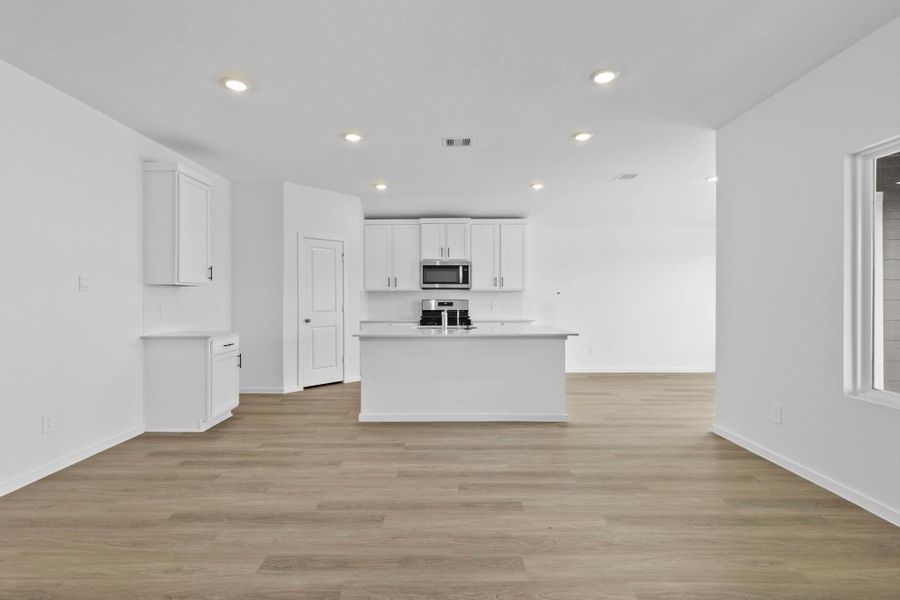 Spacious, unfurnished interior of a new home in Maple Woods, Hockley (Image 23). Spacious, unfurnished interior of a new home in Maple Woods, Hockley (Image 23).