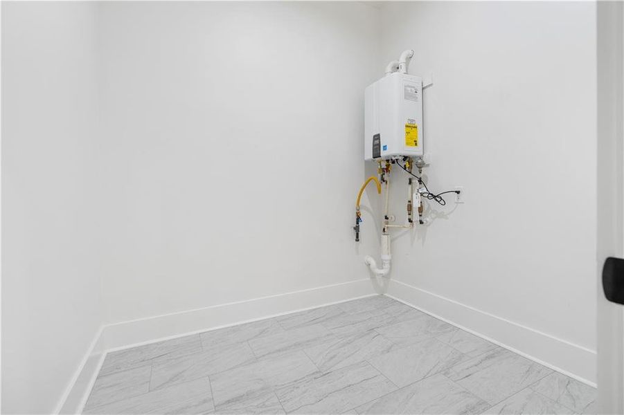 Spacious, unfurnished interior of a new home in , Atlanta (Image 75).