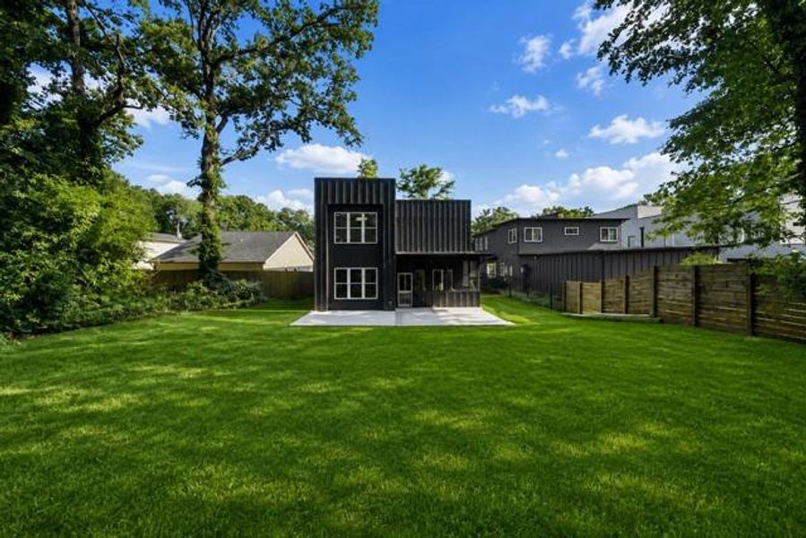 Exterior details and patio area of a home in , Atlanta (Image 23).