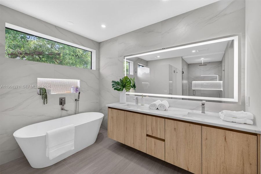 Furnished interior view inside a new home in , Fort Lauderdale (Image 12).