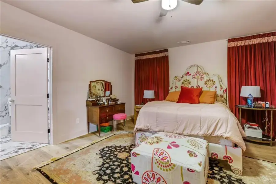 Furnished interior view inside a new home in , Atlanta (Image 13).
