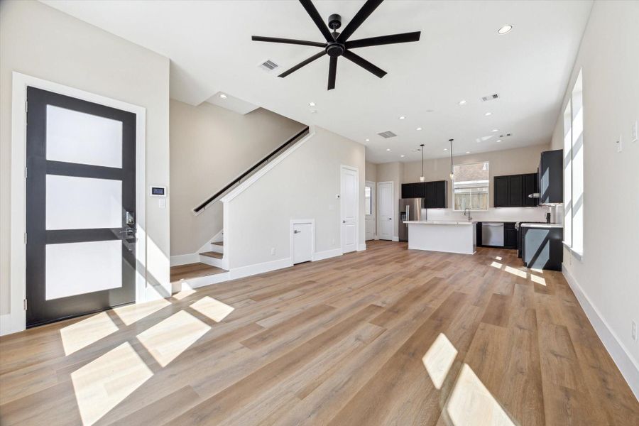 Spacious, unfurnished interior of a new home in , Houston (Image 10).