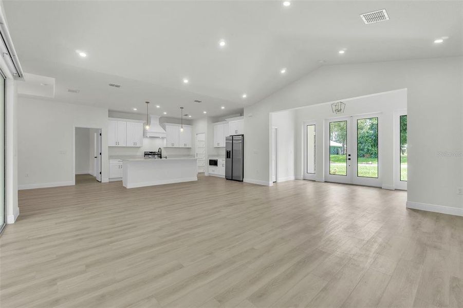 Spacious, unfurnished interior of a new home in , Fruitland Park (Image 27).