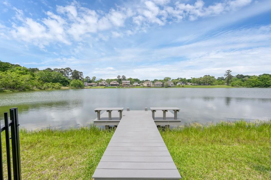 Waterfront with your own boat pier