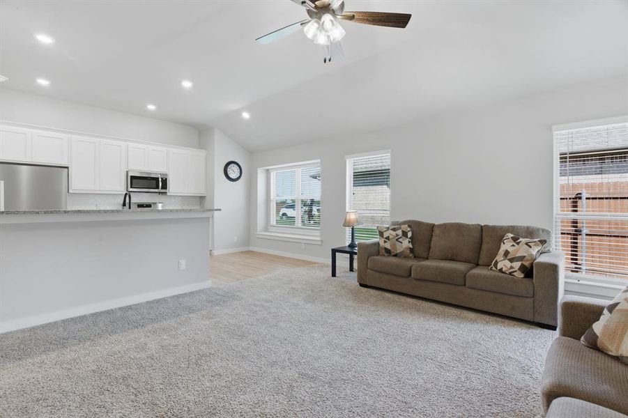 Furnished interior view inside a new home in Trail Creek, Cleburne (Image 12).
