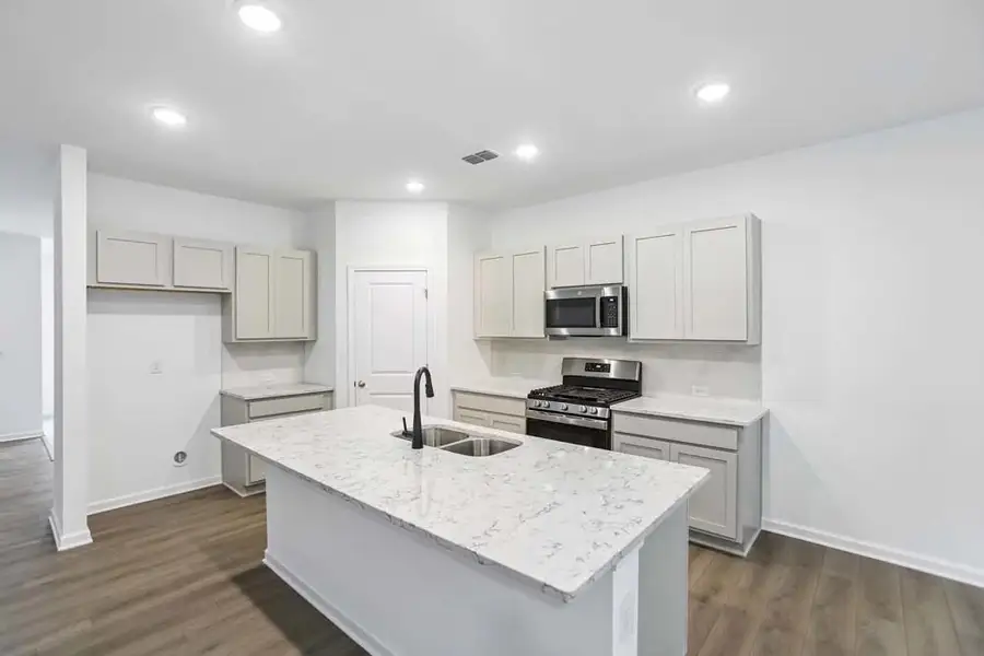 Sample Photo: Kitchen featuring Artisan Collection Finishes Sample Photo: Kitchen featuring Artisan Collection Finishes